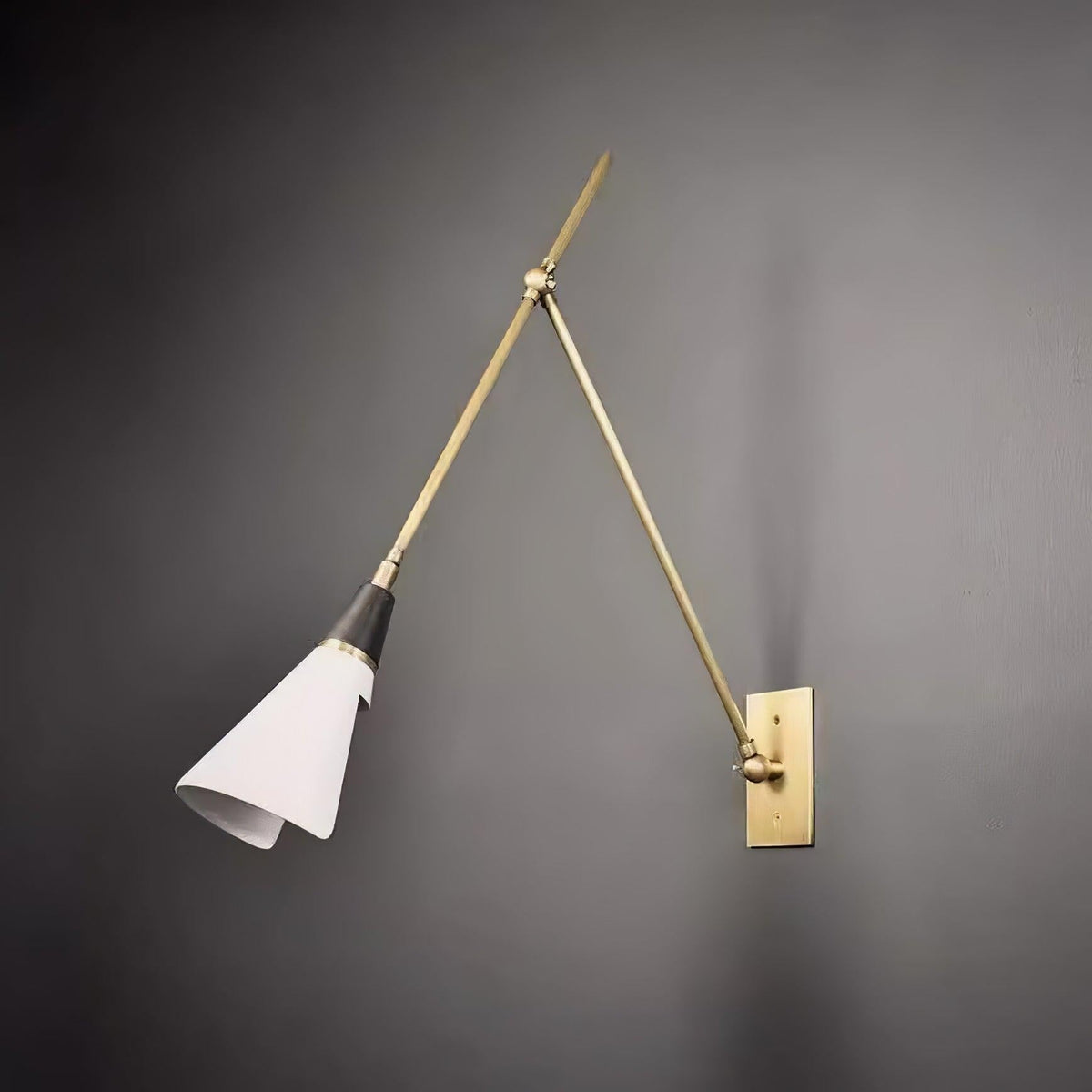 Hallway setting with Almodôvar sconce as accent light