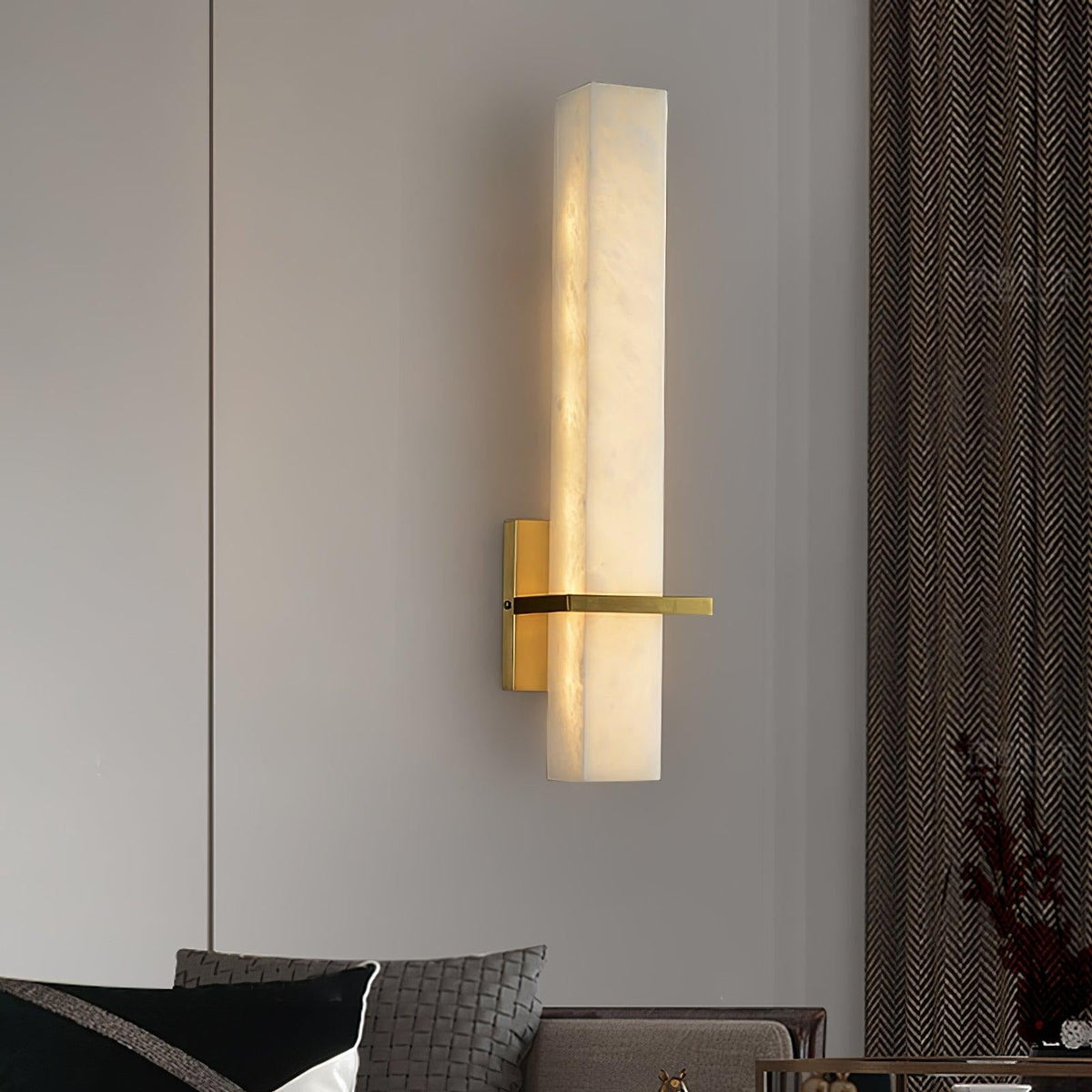 Side profile of vertical alabaster bar and hardware
