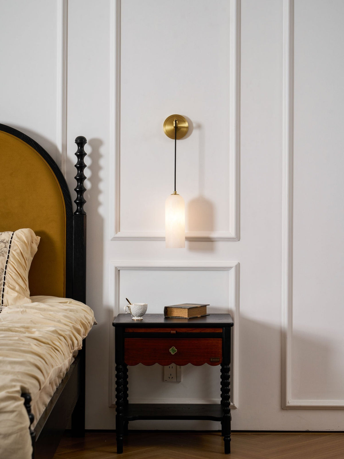 Zêzere alabaster sconce, minimalist product photograph