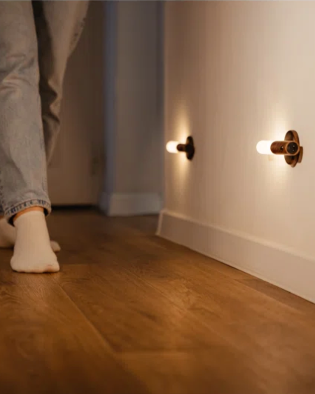 Wren rechargeable wall sconce dimensions and details