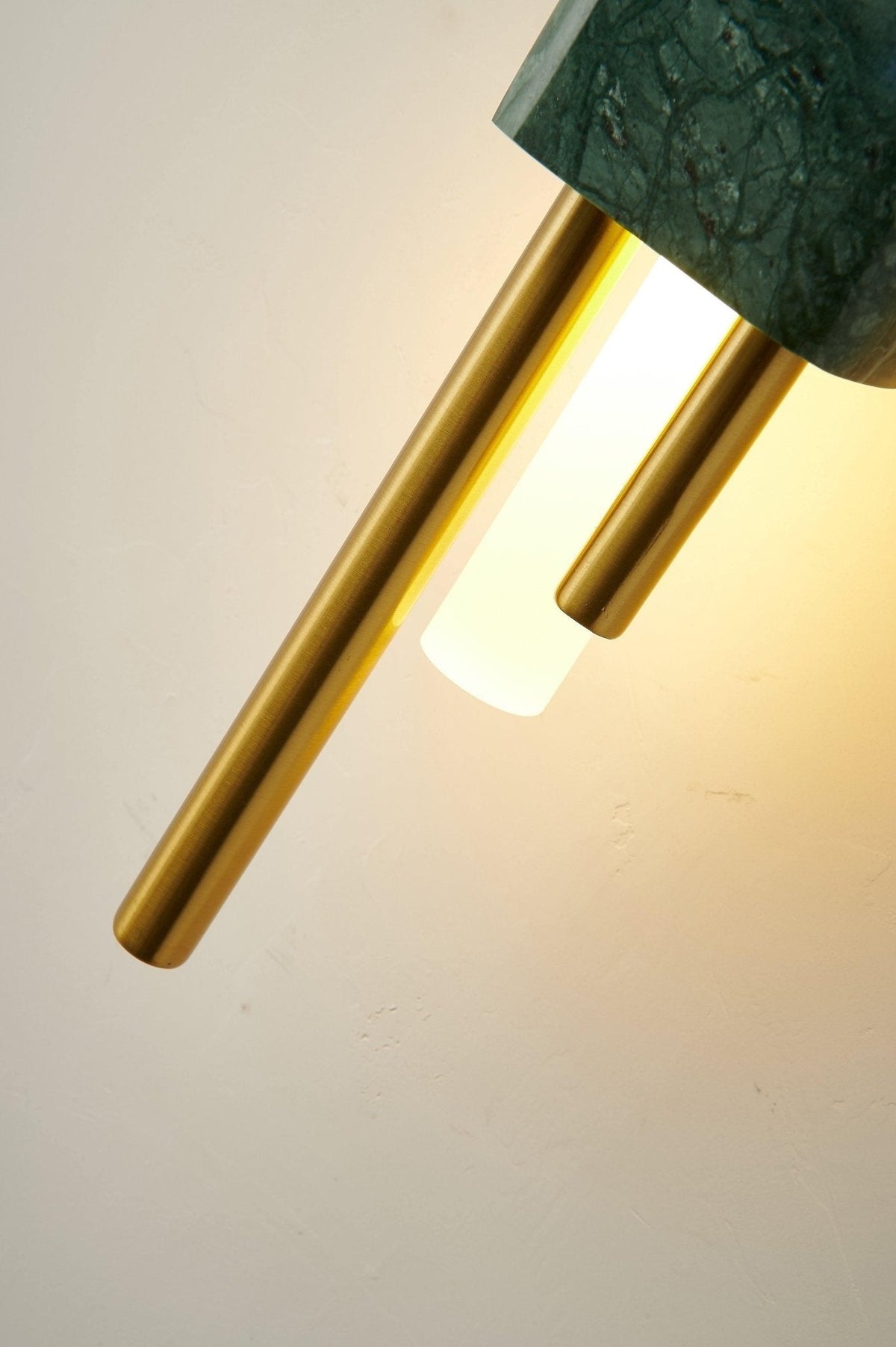 Alcochete wall sconce light diffusion detail