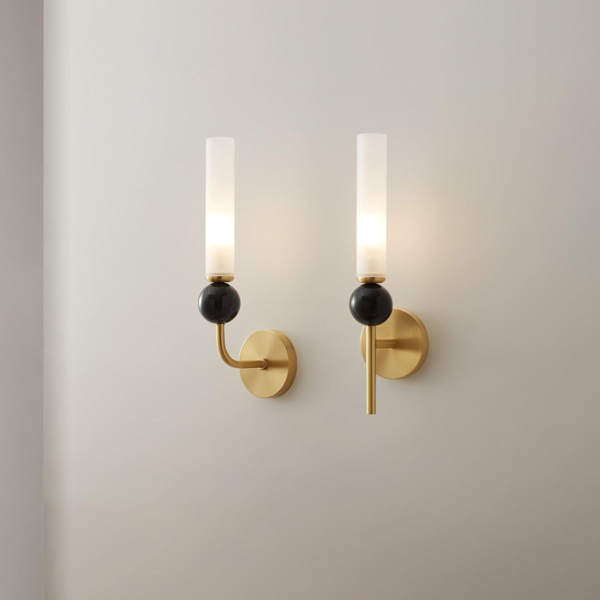 Aljezur wall sconce top view showing diffuser and marble arrangement