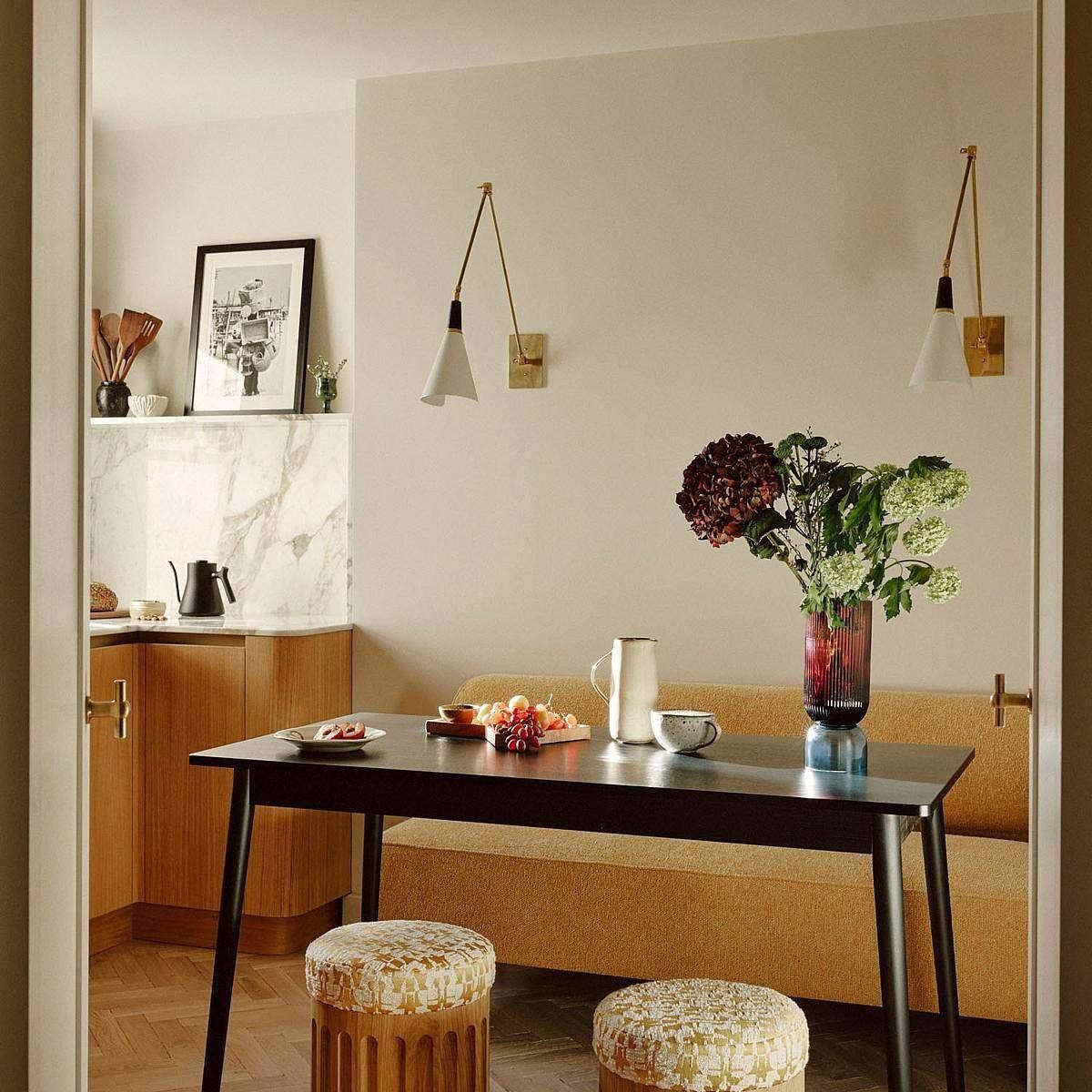 Almodôvar sconce in white and brass combination finish
