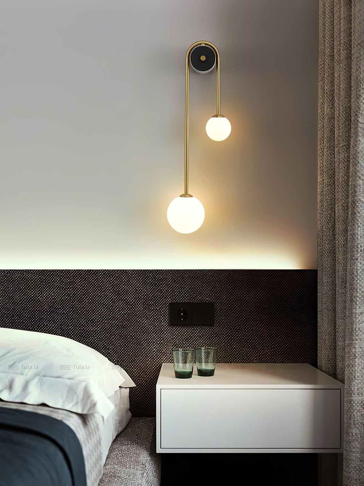 Brass mount hardware close-up on Alcoutim sconce