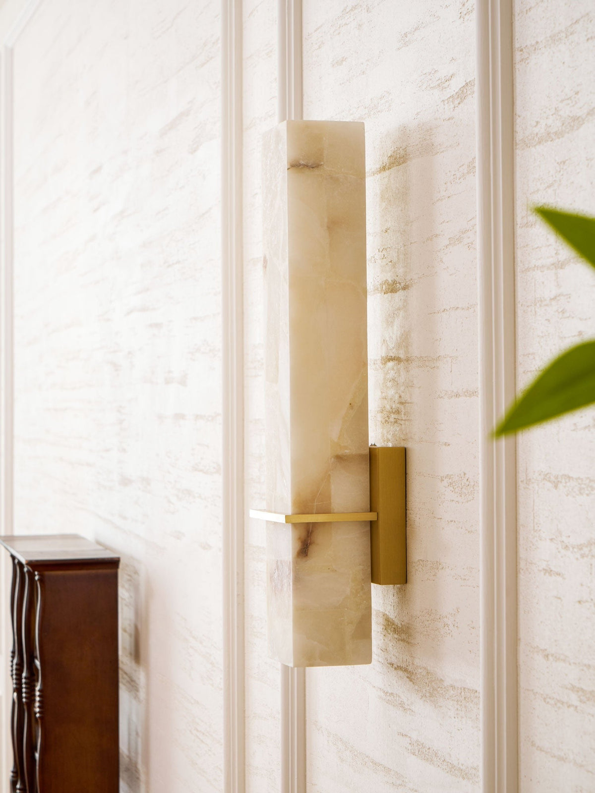Side view showing slim profile of vertical bar form